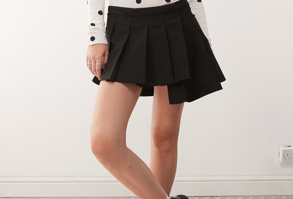 Monki Asymmetrical Pleated Mini Skirt – NWT Size 4